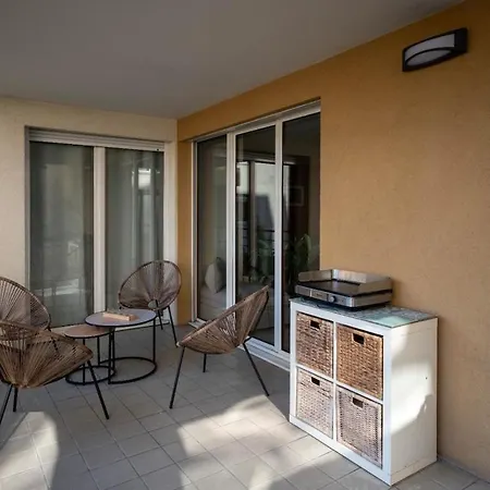 T3 7 Pers Avec Balcon 15 Min Lyon 5 Min Doua