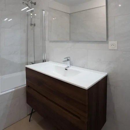 Apartment T3 7 Pers Avec Balcon 15 Min Lyon 5 Min Doua *